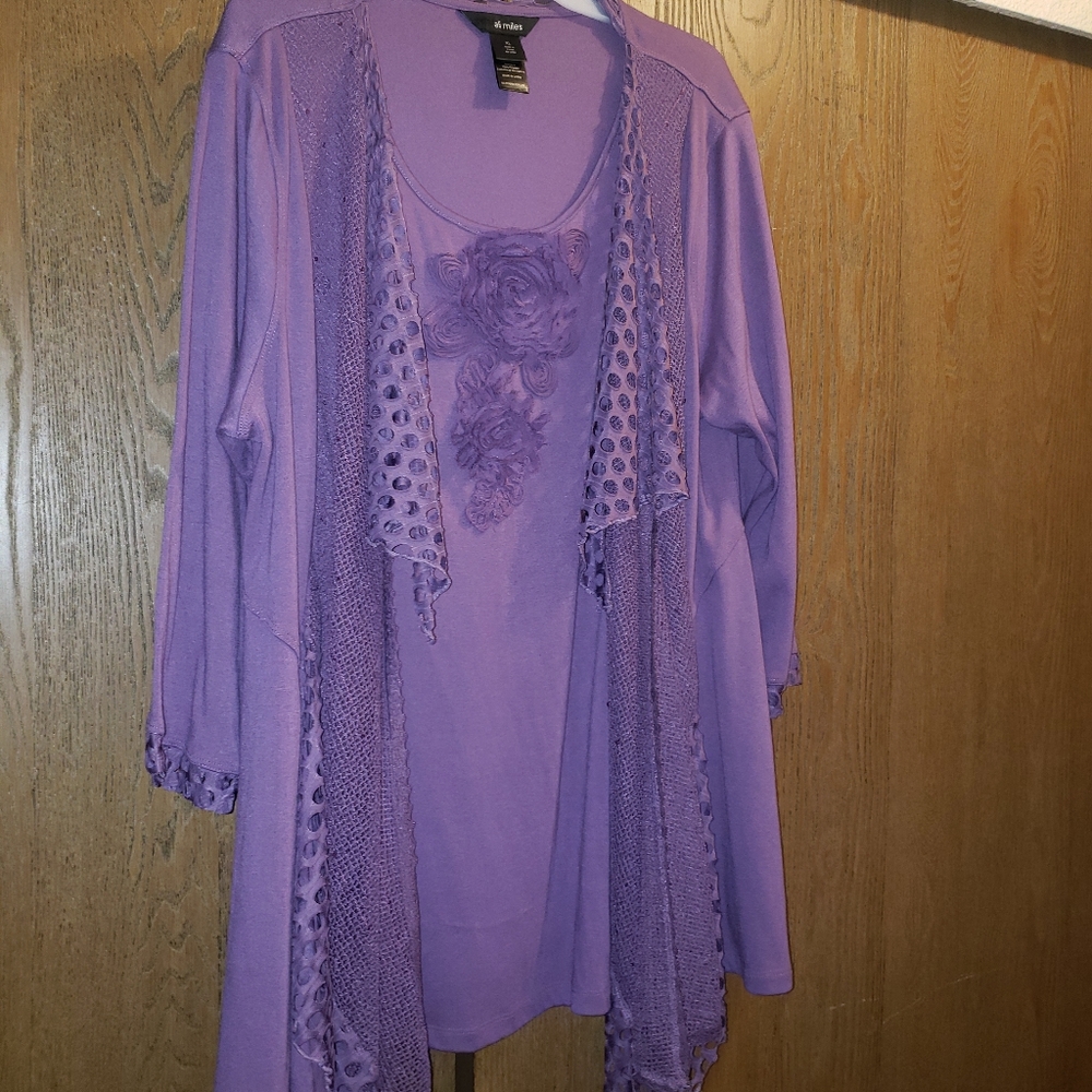 Cute Ali Miles top.